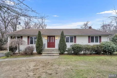 761 Washington Ave, Township Of Washington, NJ 07676