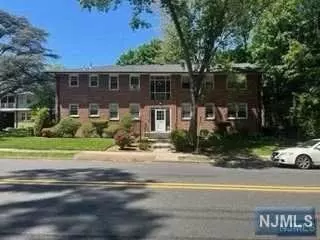 26-05 Fair Lawn Ave, Fair Lawn, NJ 07410