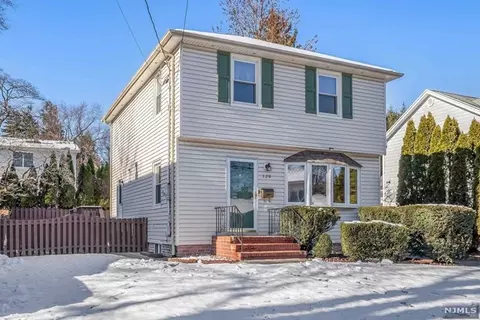 129 6th St, Cresskill, NJ 07626