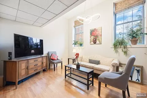 1207 Rio Vista Dr #1207, Mahwah, NJ 07430
