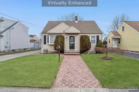 31 S Garwood Ct, Garfield, NJ 07026