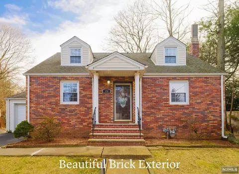 22 Maple Ave, Demarest, NJ 07627