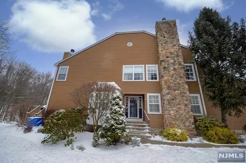 68 Hunter Rd, North Haledon, NJ 07508