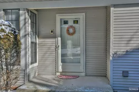 148 Moramarco Ct, Mahwah, NJ 07430