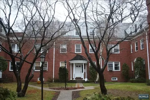 735 Elm Ave #3F, Teaneck, NJ 07666