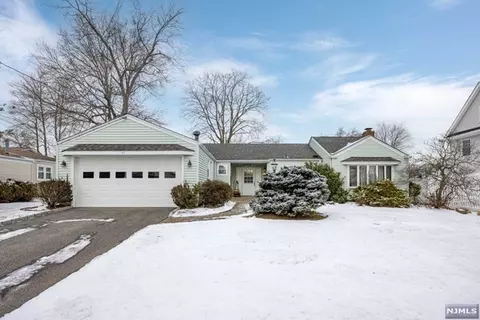 90 George Rd, Emerson, NJ 07630