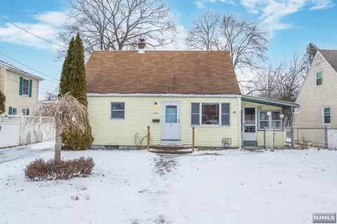 16 Decker Rd, Wanaque, NJ 07420 photo 1