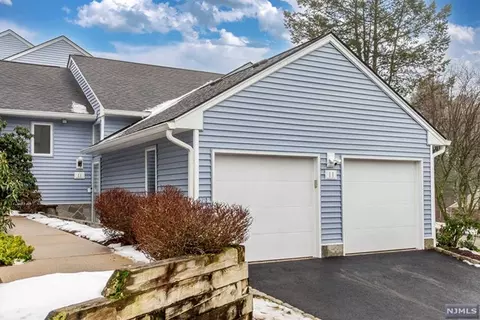 11 Davey Dr #42, West Orange, NJ 07052