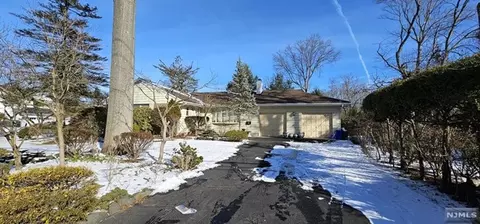 415 Homans Ave, Closter, NJ 07624
