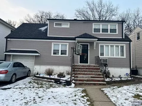 32 E Garwood Ct, Garfield, NJ 07026