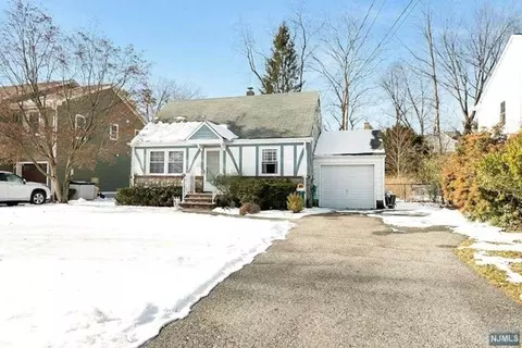 68 Pershing Ave, Ridgewood, NJ 07450