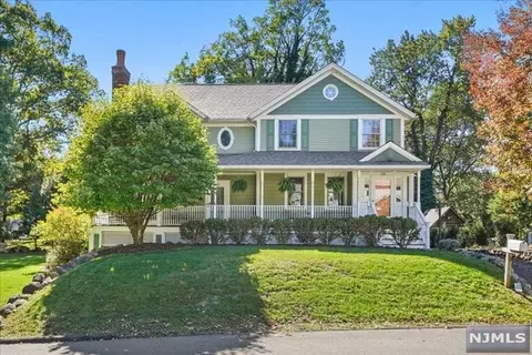 58 Forest Ave, Ramsey, NJ 07446