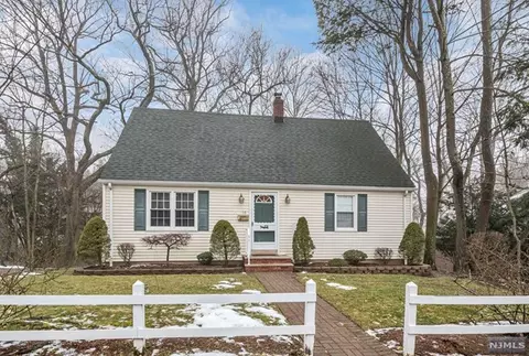 16 Poplar St, Closter, NJ 07624