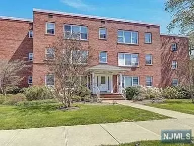 500 Union Ave #3D, Rutherford, NJ 07070
