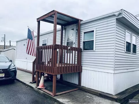 39 Adult Dr, Moonachie, NJ 07074