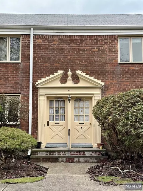 50 S First St #4A, Bergenfield, NJ 07621