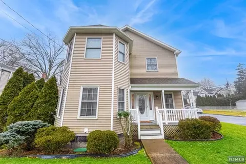 140 6th St, Cresskill, NJ 07626