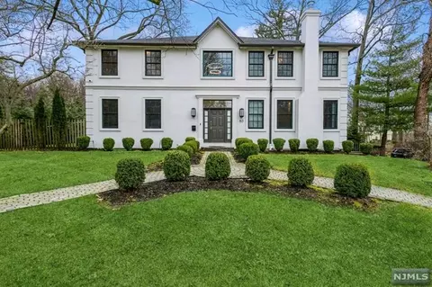80 Highwood Ave, Tenafly, NJ 07670