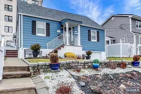 181 Hickory St, Kearny, NJ 07032