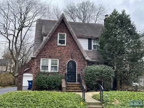 478 Sagamore Ave, Teaneck, NJ 07666