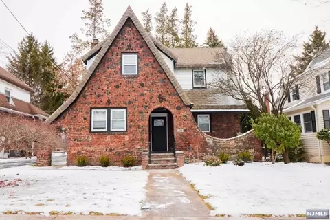 177 Carlton Ter, Teaneck, NJ 07666