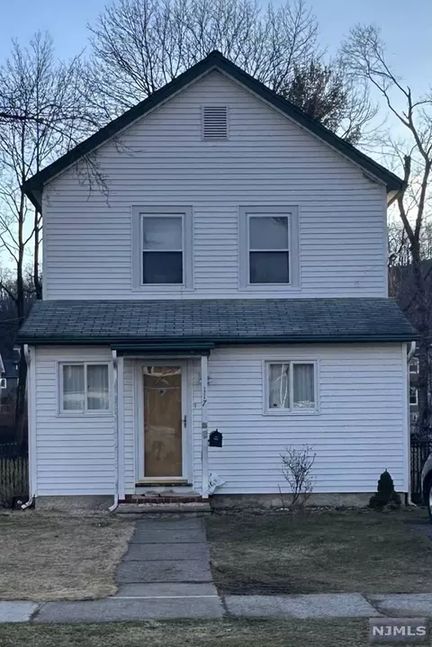 117 Jackson St, Wanaque, NJ 07420