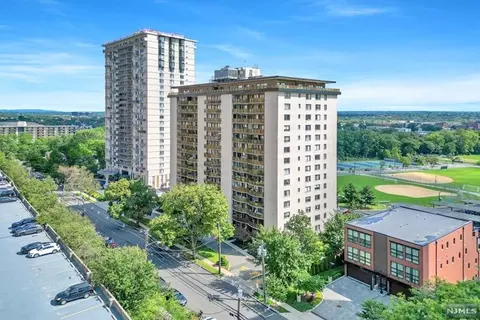 150 Overlook Ave #4J, Hackensack, NJ 07601