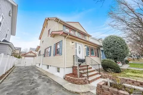 233 Maplewood Ave, Bogota, NJ 07603