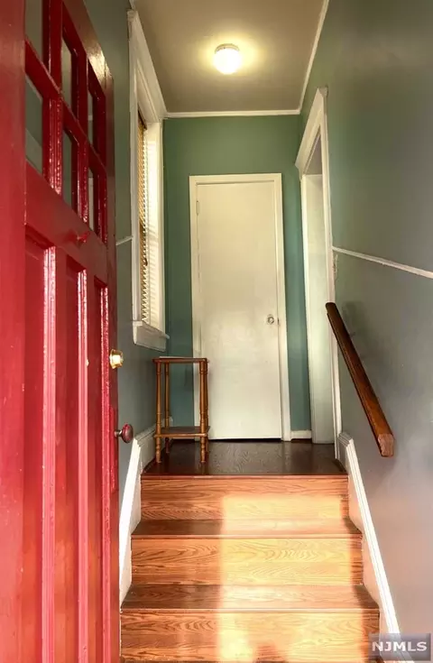 51 Home Pl, Lodi, NJ 07644