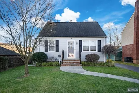 174 Roosevelt Pl, Maywood, NJ 07607