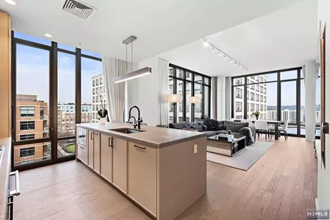 1425 Hudson St #PH5, Hoboken, NJ 07030