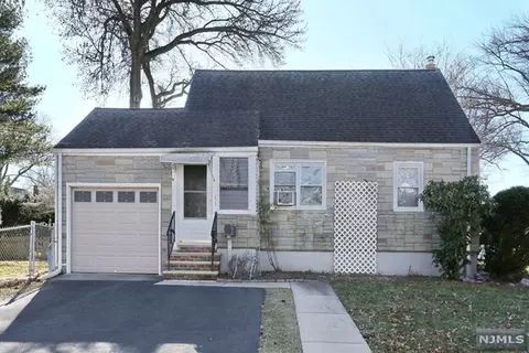 255 Grant Ave, Dumont, NJ 07628