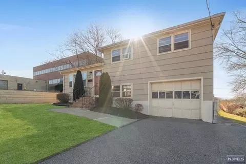 407 Thompson St, Hackensack, NJ 07601