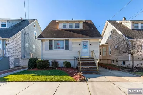 214 Court Ave, Lyndhurst, NJ 07071