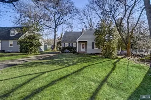 331 Van Emburgh Ave, Ridgewood, NJ 07450