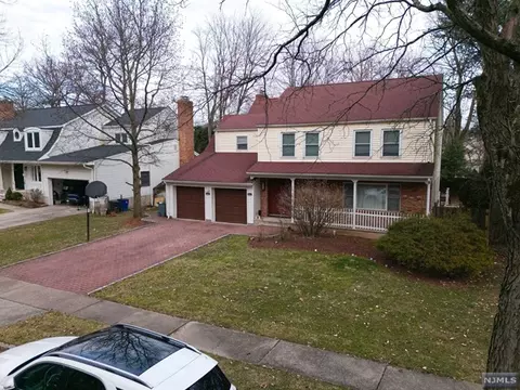 66 Eastbrook Dr, River Edge, NJ 07661