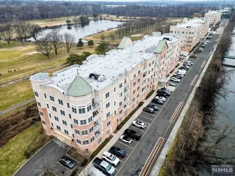 2101 Windsor Park Ct, Englewood, NJ 07631