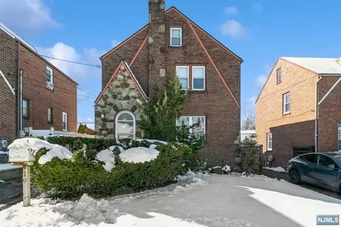 419 Sutton Ave, Hackensack, NJ 07601