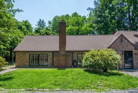 750 River Rd, Teaneck, NJ 07666
