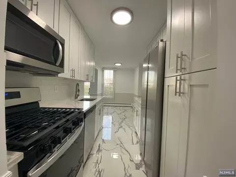 1 River Rd #17B, Nutley, NJ 07110