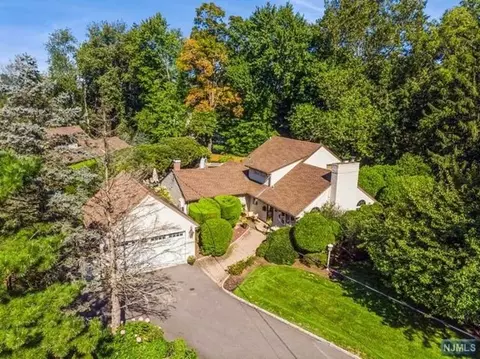 350 Pine Ln, Haworth, NJ 07641