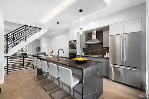 578 Kearney Ave #578, Cliffside Park, NJ 07010