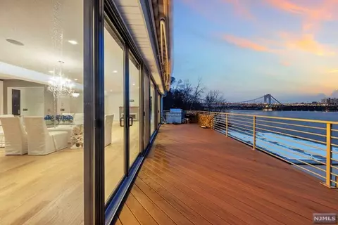 33 Annett Ave, Edgewater, NJ 07020