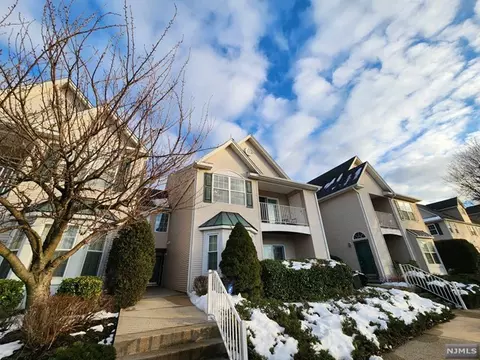 222 Cambridge Ct #222, Clifton, NJ 07014