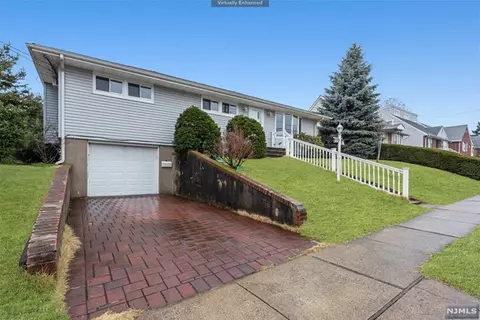 90 Fencsak Ave, Elmwood Park, NJ 07407