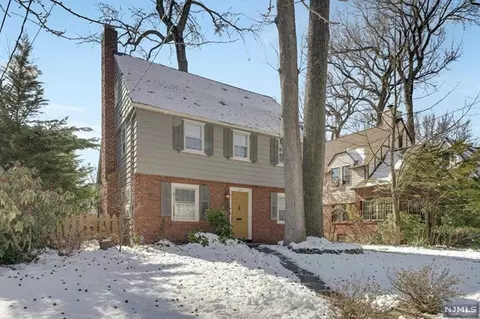 322 Murray Ave, Englewood, NJ 07631
