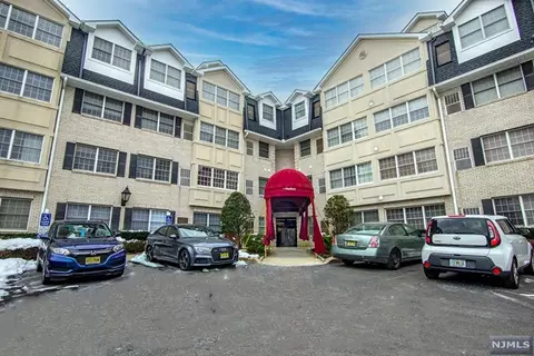 131 Clinton Pl #114, Hackensack, NJ 07601