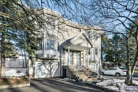 3 Sunset St, Dumont, NJ 07628