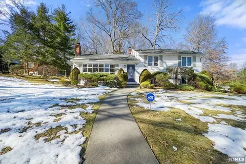 339 Durie Ave, Closter, NJ 07624
