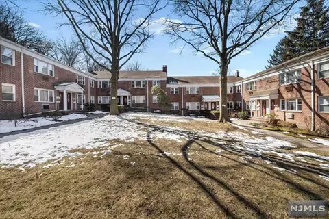 180 Hillside Ave #K2, Leonia, NJ 07605